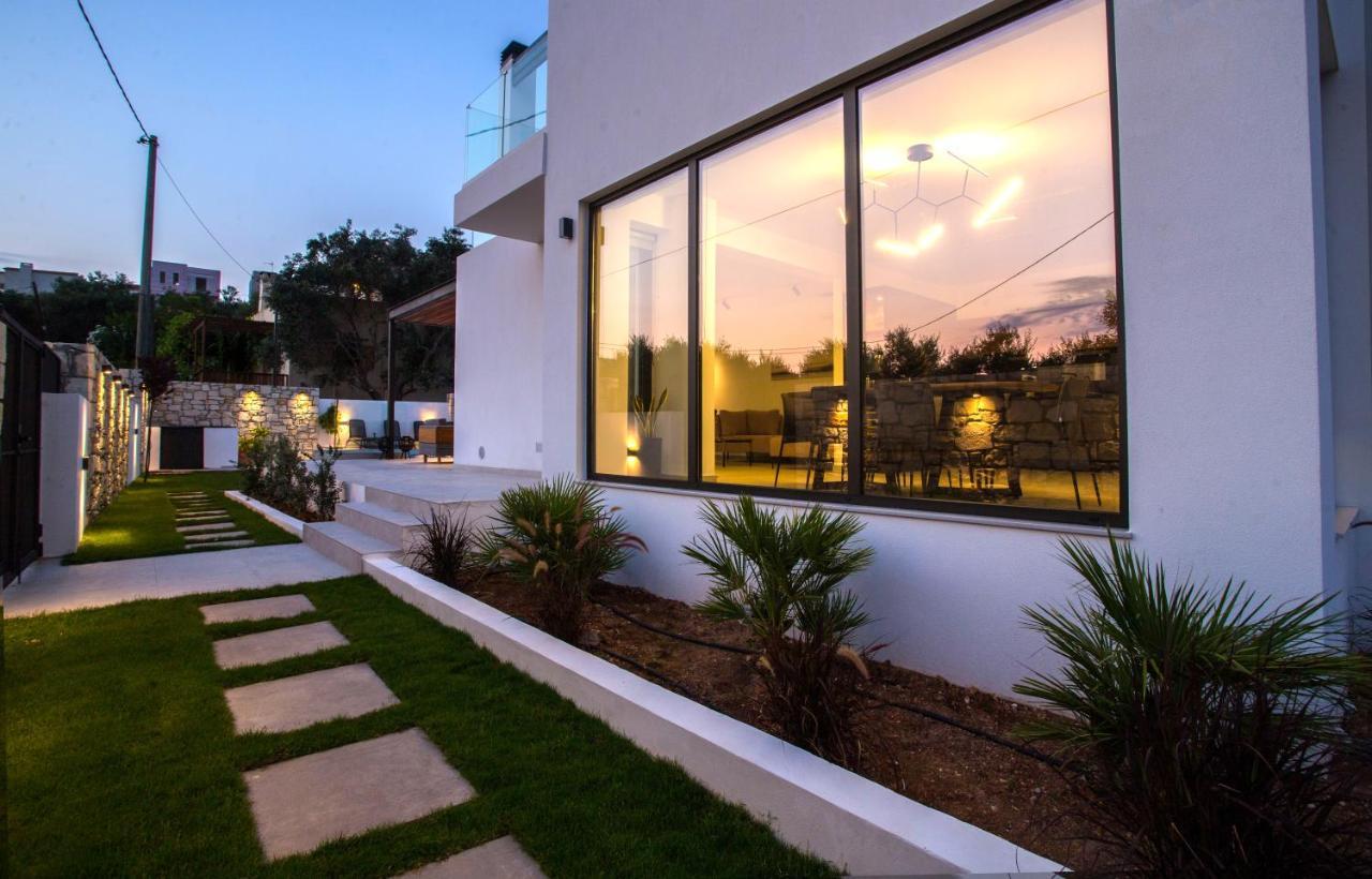 Avrilia Seaside Villa Heated Pool Алмірида Екстер'єр фото