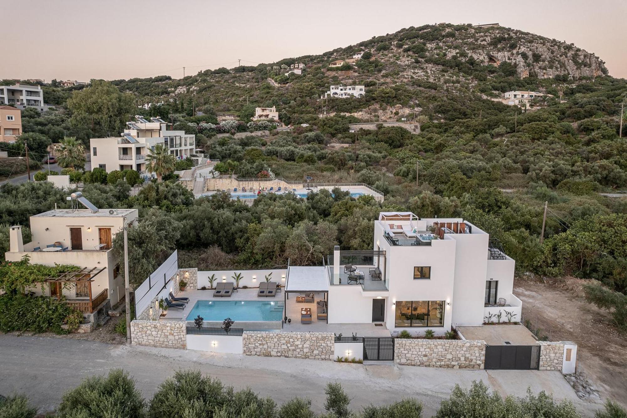 Avrilia Seaside Villa Heated Pool Алмірида Екстер'єр фото